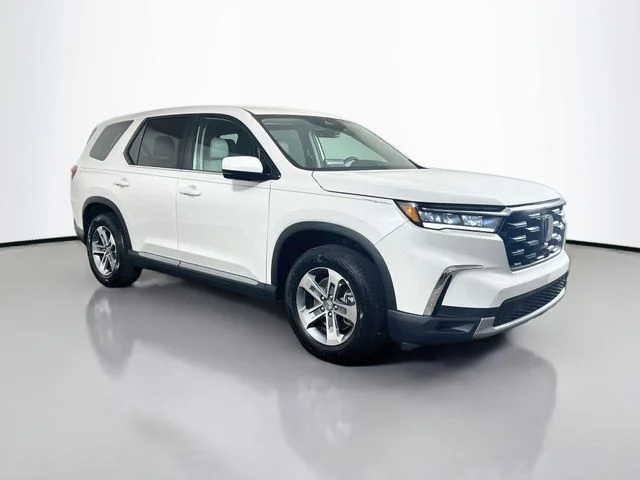 Certified Used 2025 Platinum White Pearl Honda 2WD EX-L image 29
