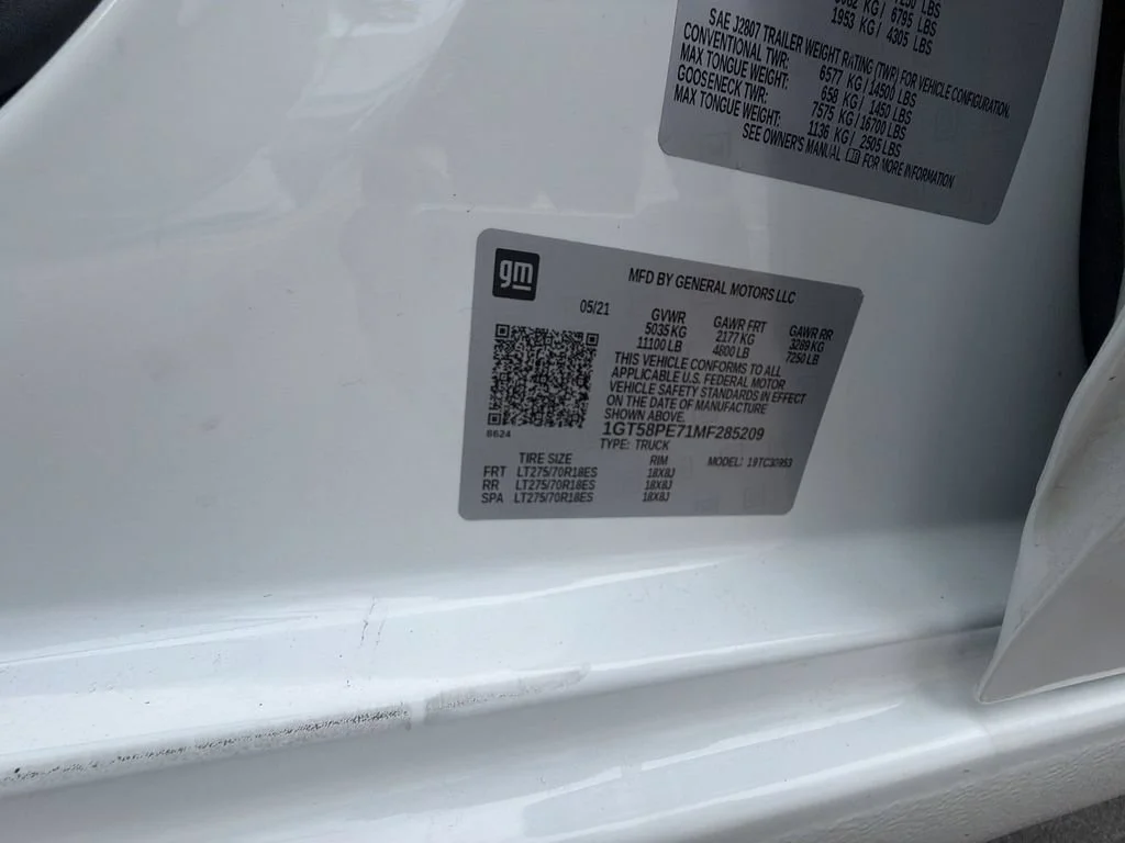 Used 2021 SUMMIT WHITE GMC 2WD Double Cab Long Bed image 41