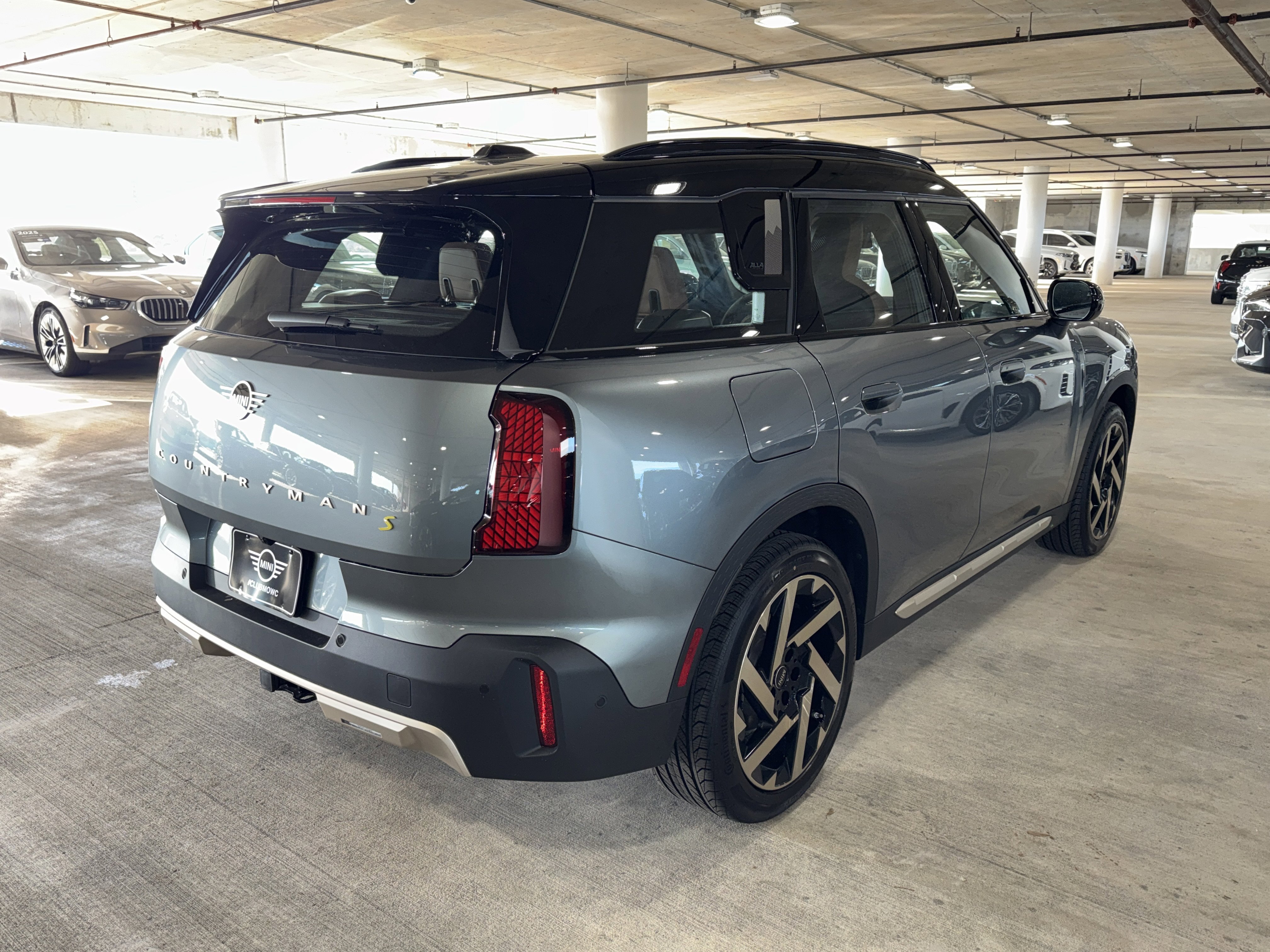New 2026 Green Metallic MINI SE image 7