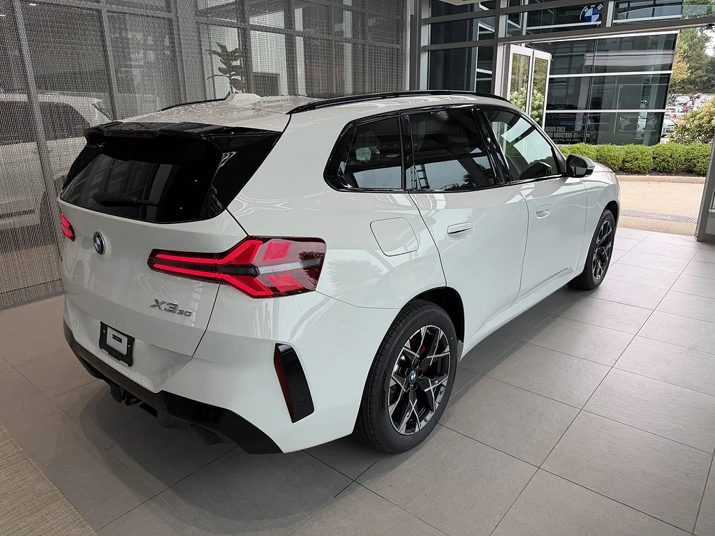 New 2026 Alpine White BMW 30 xDrive image 6