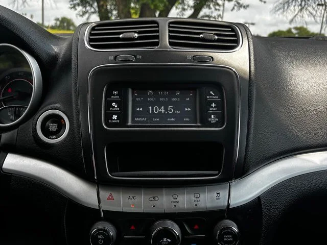 Used 2020 Red Dodge SE image 12