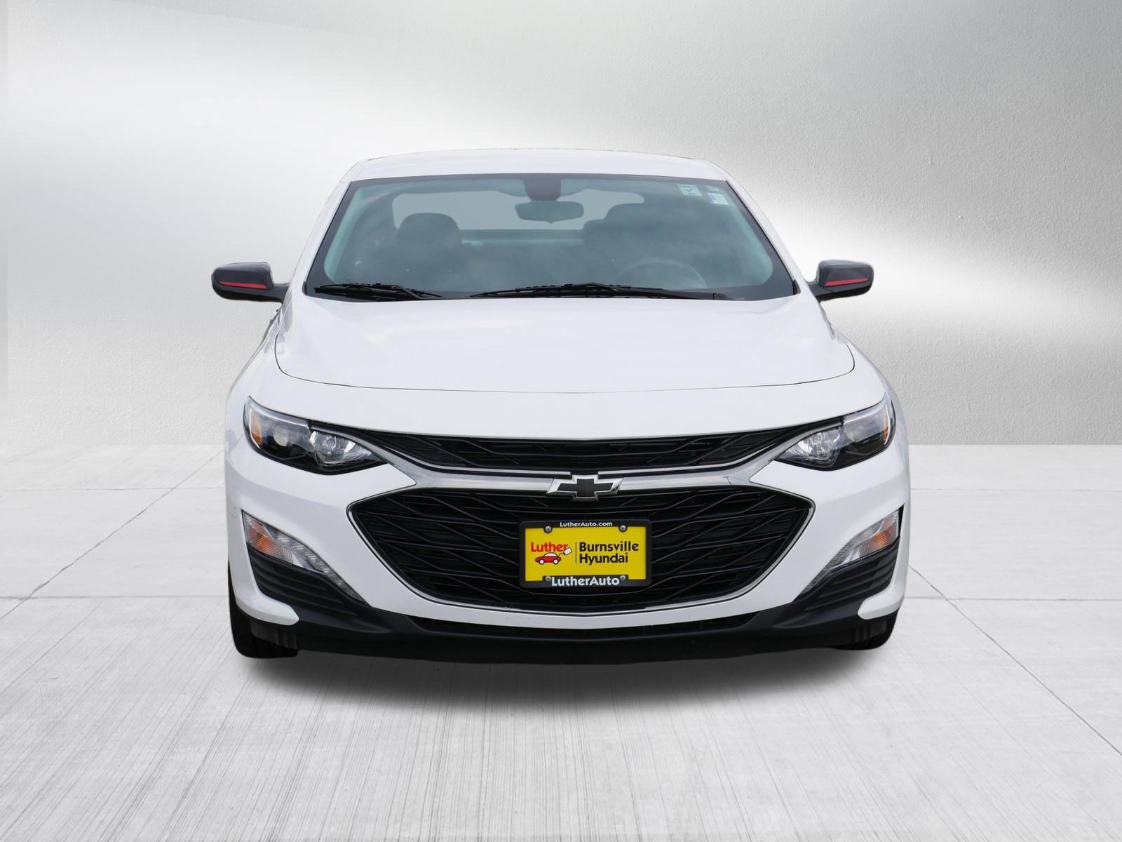 Used 2022 Chevrolet Malibu 1LT with VIN 1G1ZD5STXNF183033 for sale in Burnsville, Minnesota