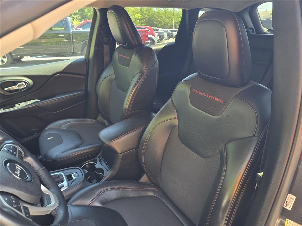Used 2016 Gray Jeep Trailhawk image 12
