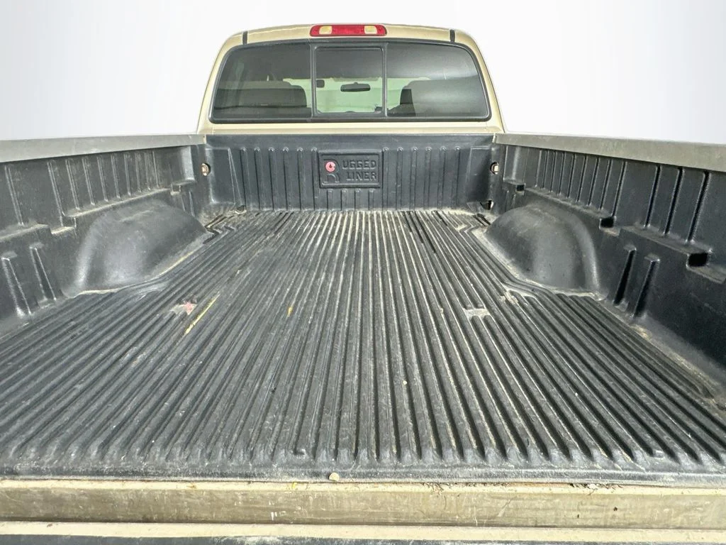 Used 2006 Beige Toyota SR5 image 24