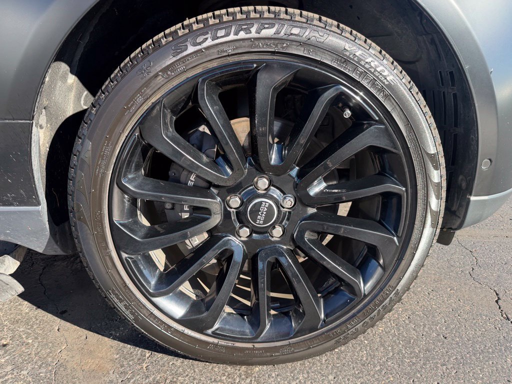 Used 2022  Land Rover Autobiography image 6