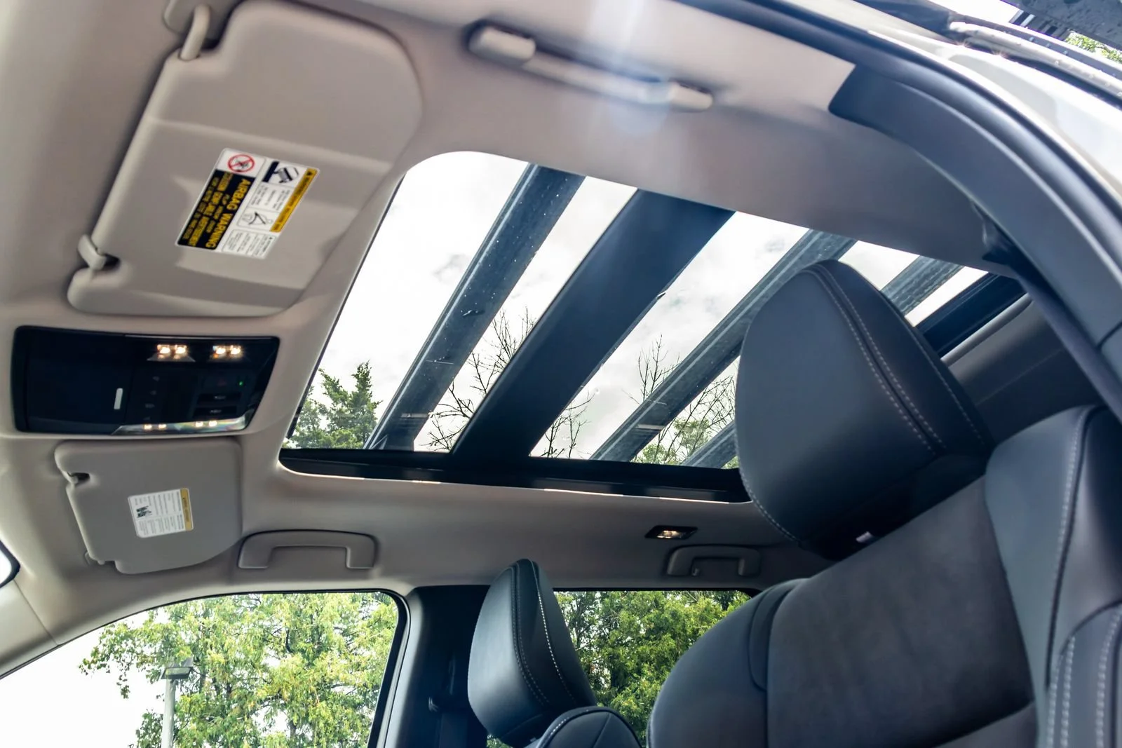 New 2026 White Mitsubishi Trail Edition image 28