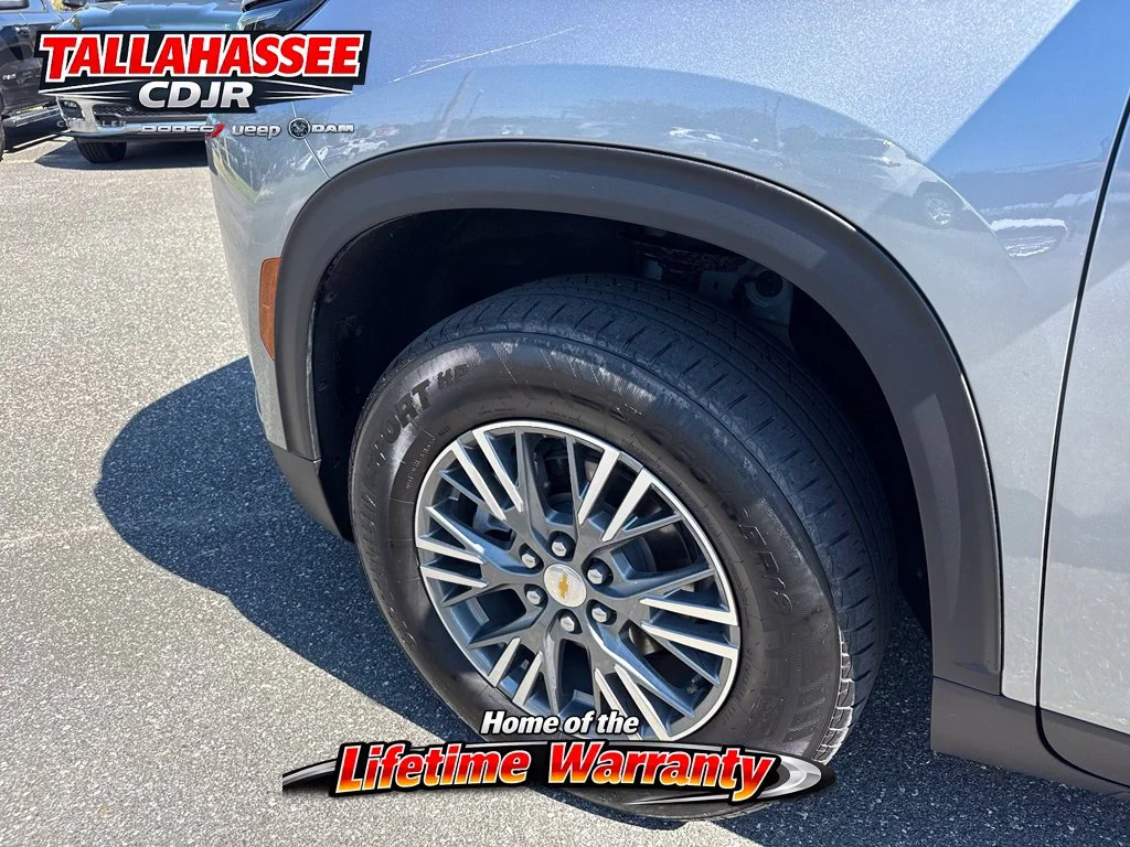 Used 2025 Sterling Gray Metallic Chevrolet LT image 15