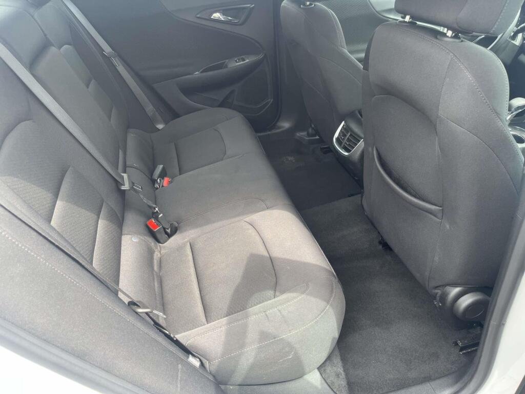 Used 2024 Summit White Chevrolet LT image 19