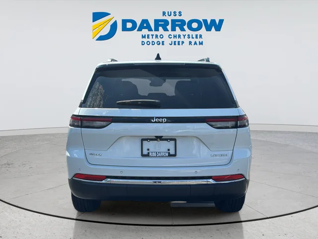 Used 2024 White Jeep Laredo X image 4