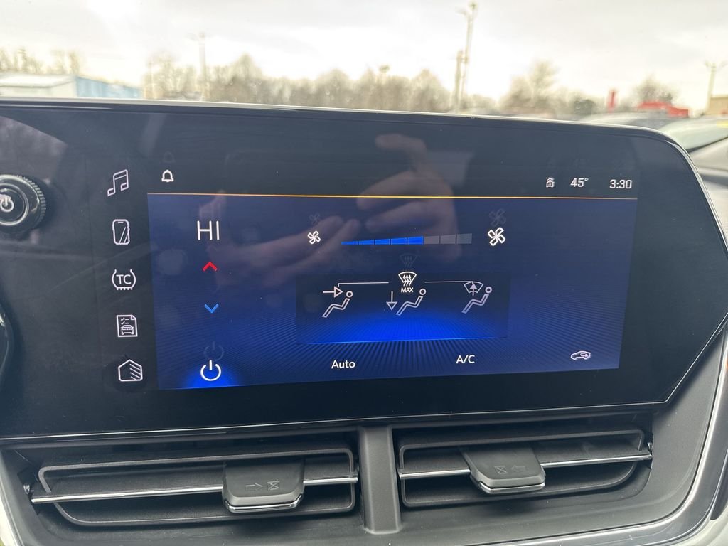 2025 Chevrolet Trax LT - Photo 19