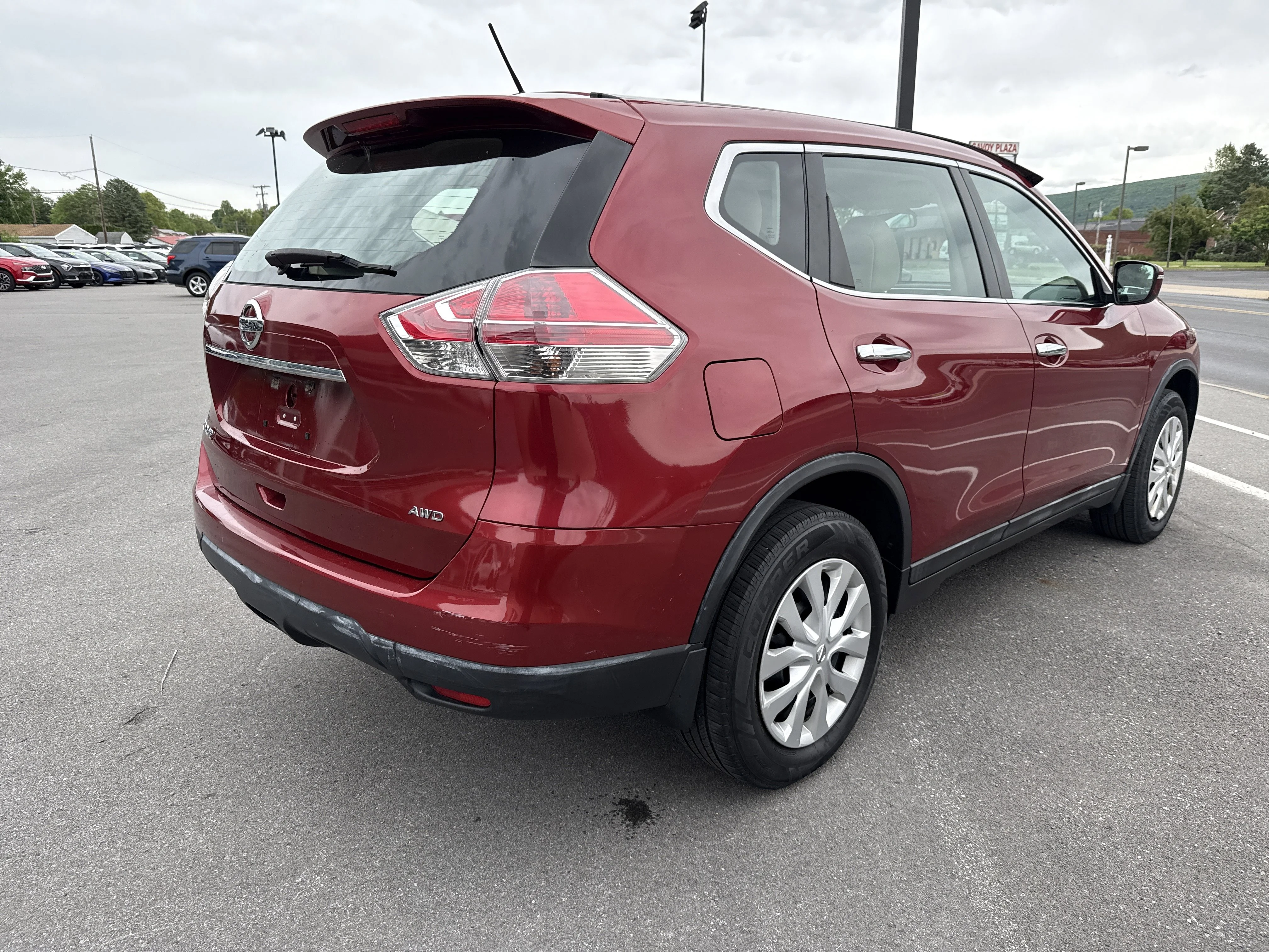Used 2015 Cayenne Red Nissan S image 12