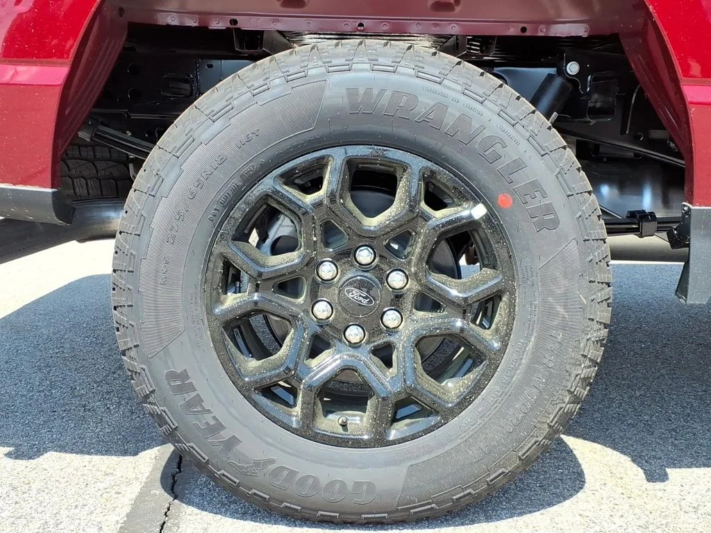 New 2026 Ruby Red Metallic Tinted Clearcoat Ford XLT image 9