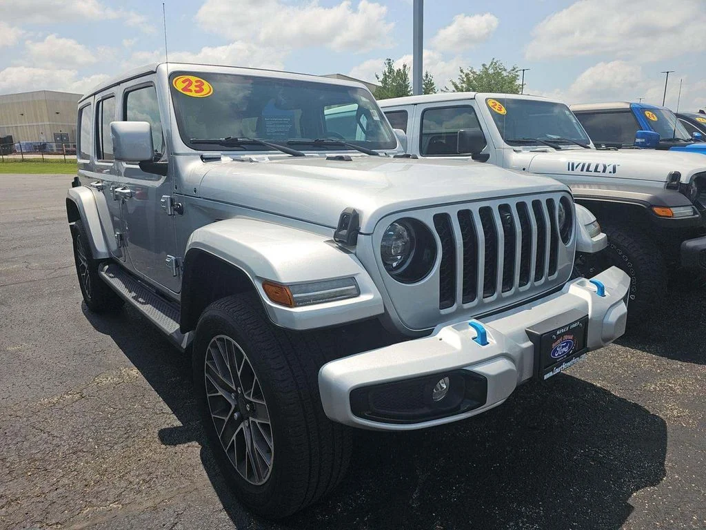 Used 2023 Silver Jeep Sahara 4xe image 3