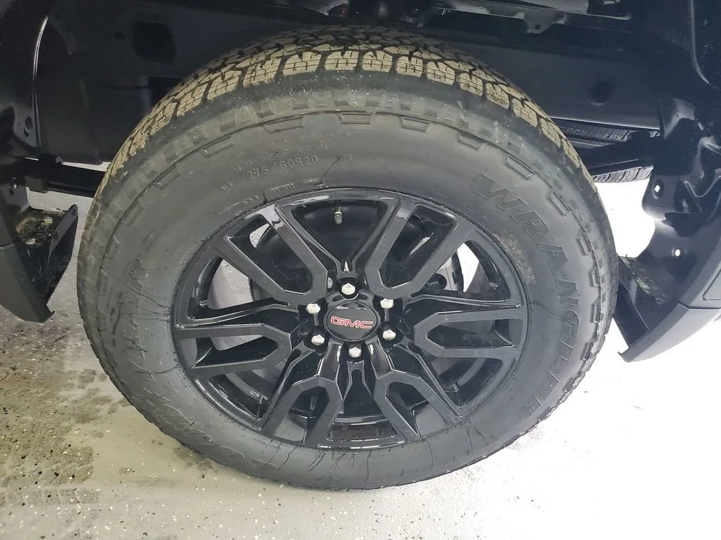 New 2026 Onyx Black GMC Elevation image 29