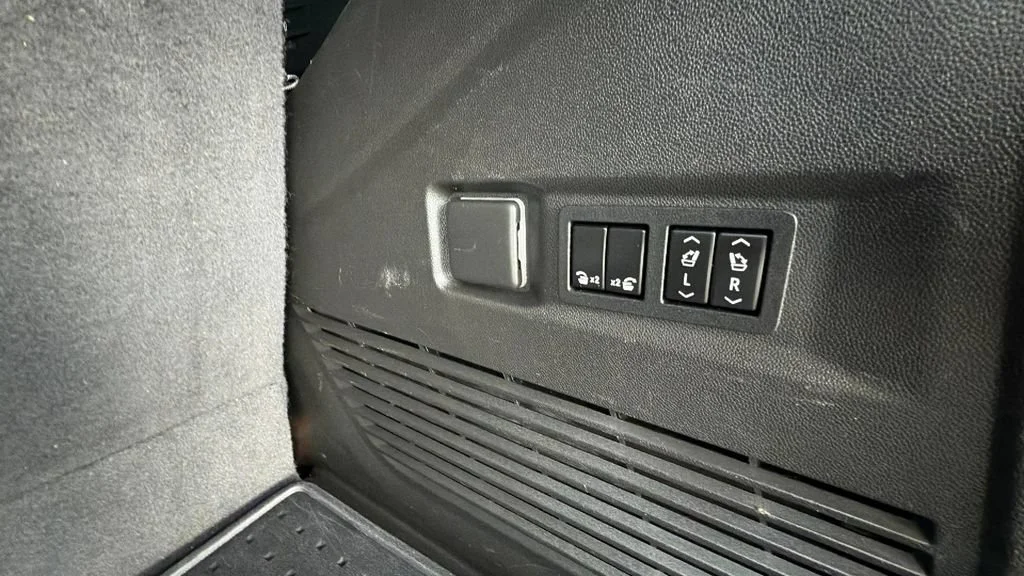 Used 2022 Black Chevrolet LT image 31