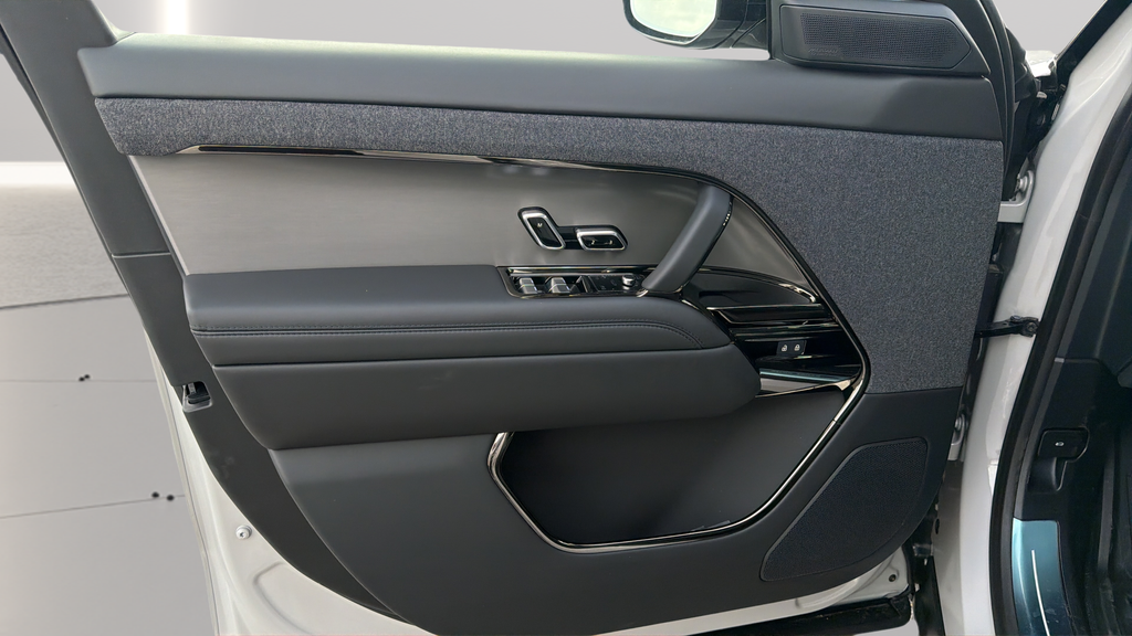 New 2026 Borasco Grey Land Rover SE image 20