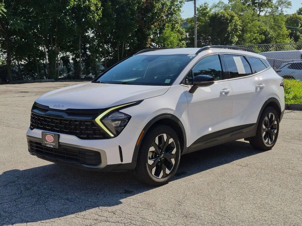 Used 2023 White Kia X-Line image 9