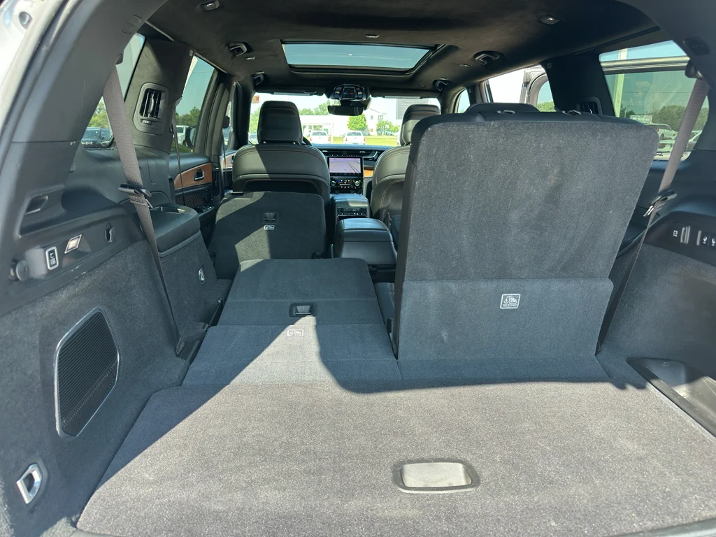 Used 2023 Black Clearcoat Jeep Summit Reserve image 31