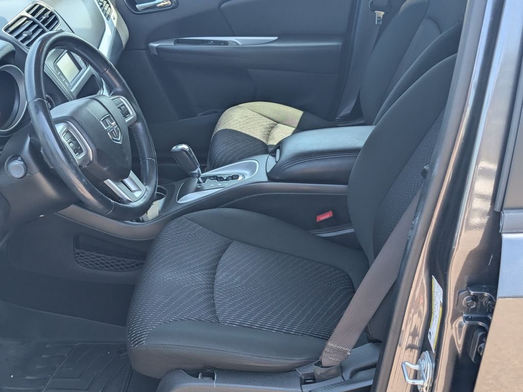 Used 2019 Gray Dodge SE image 14