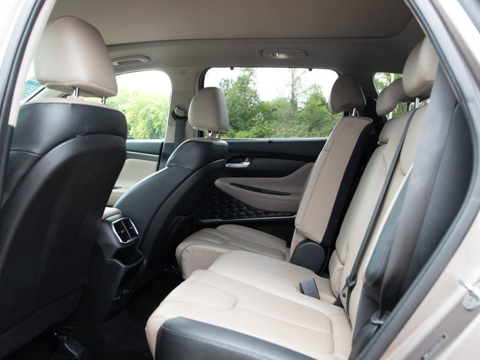 2019 Hyundai Santa Fe Limited - Photo 16