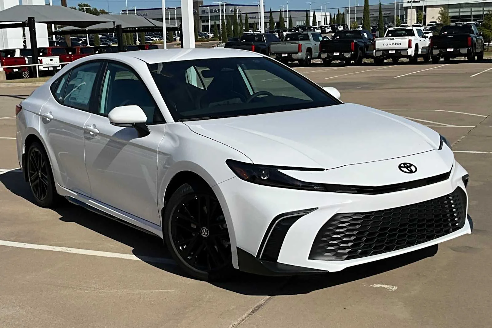 2026 Toyota Camry SE - Photo 2