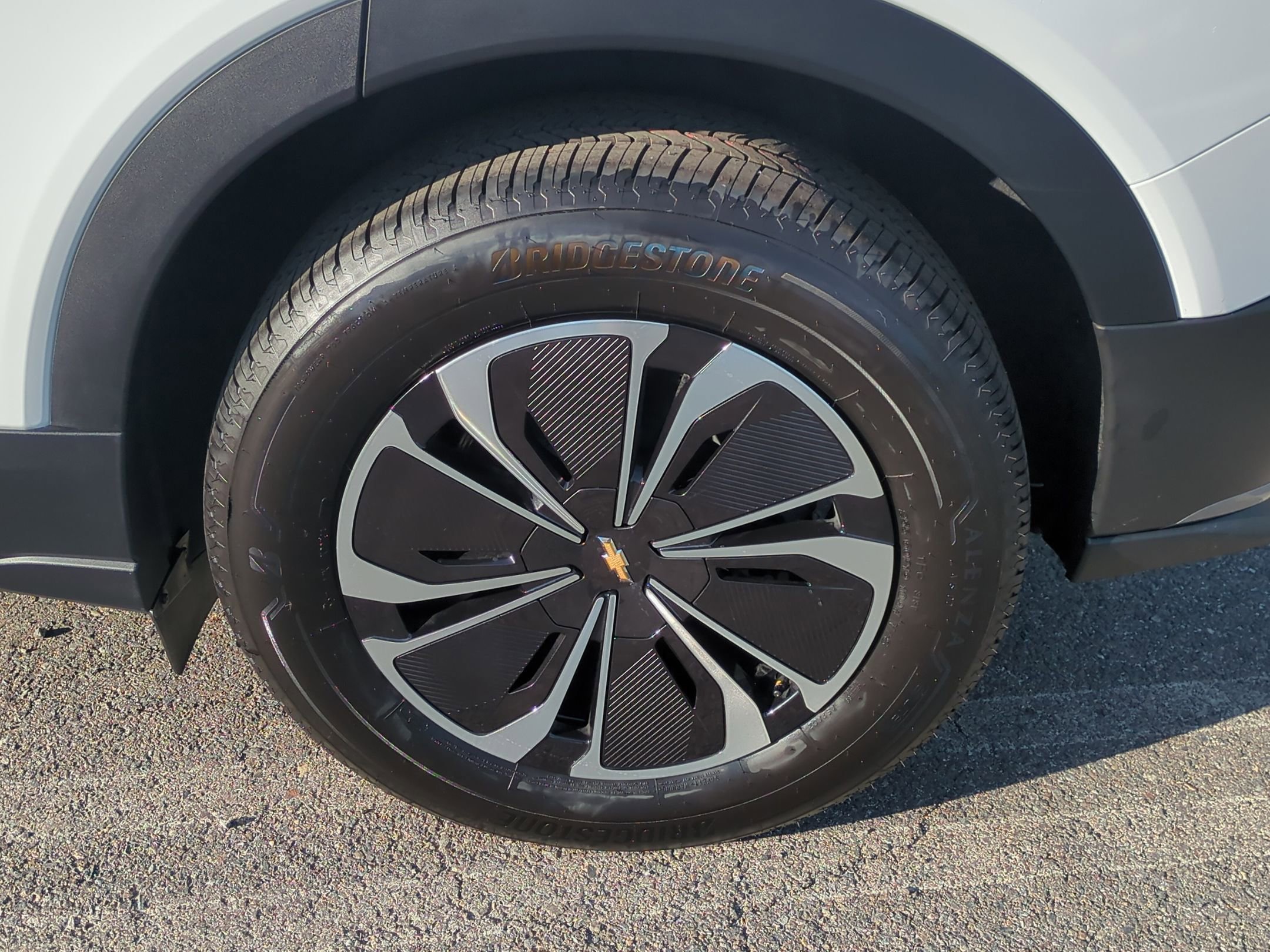 New 2026 Summit White Chevrolet LT image 9