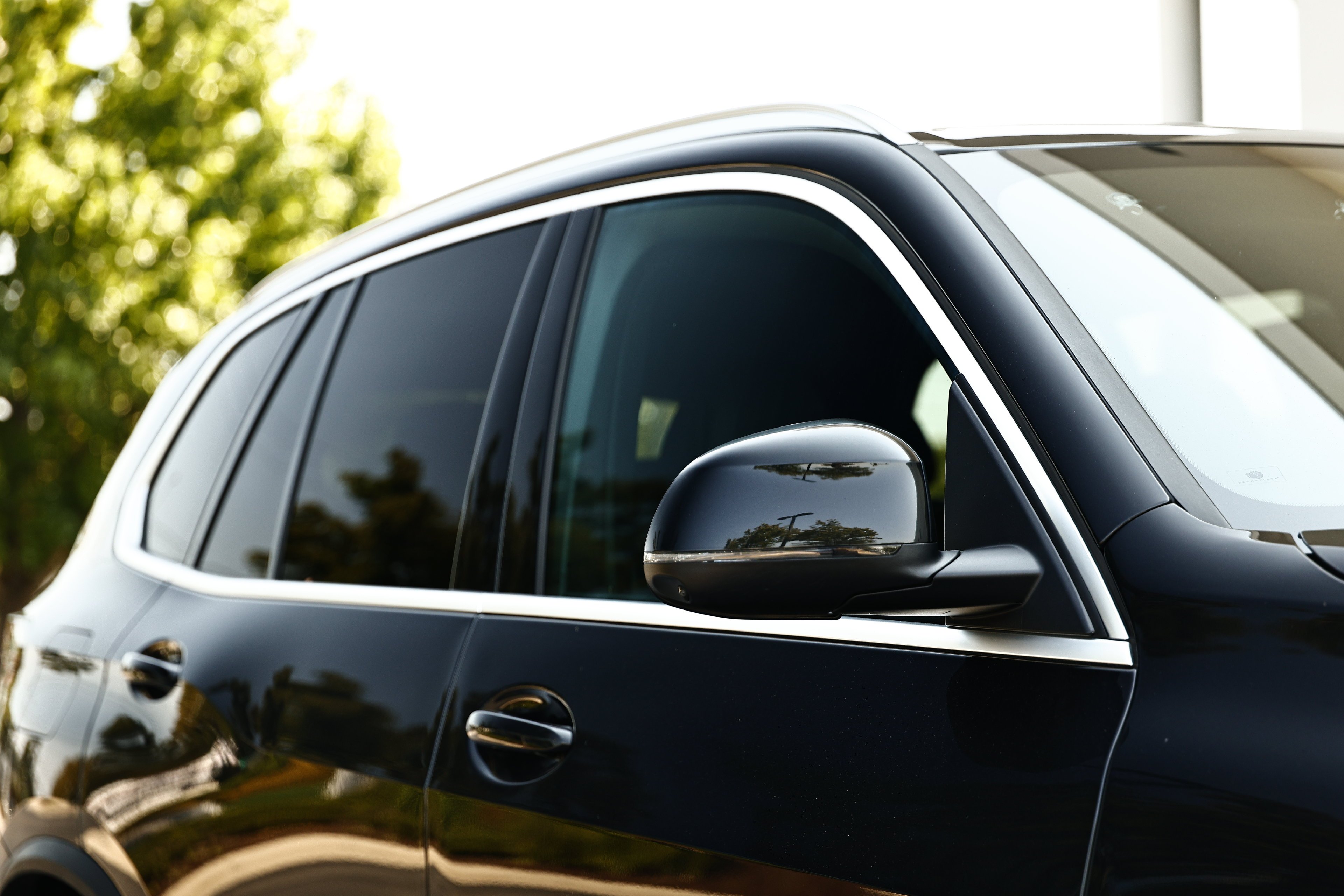 Used 2024 Black Sapphire Metallic BMW xDrive40i image 3