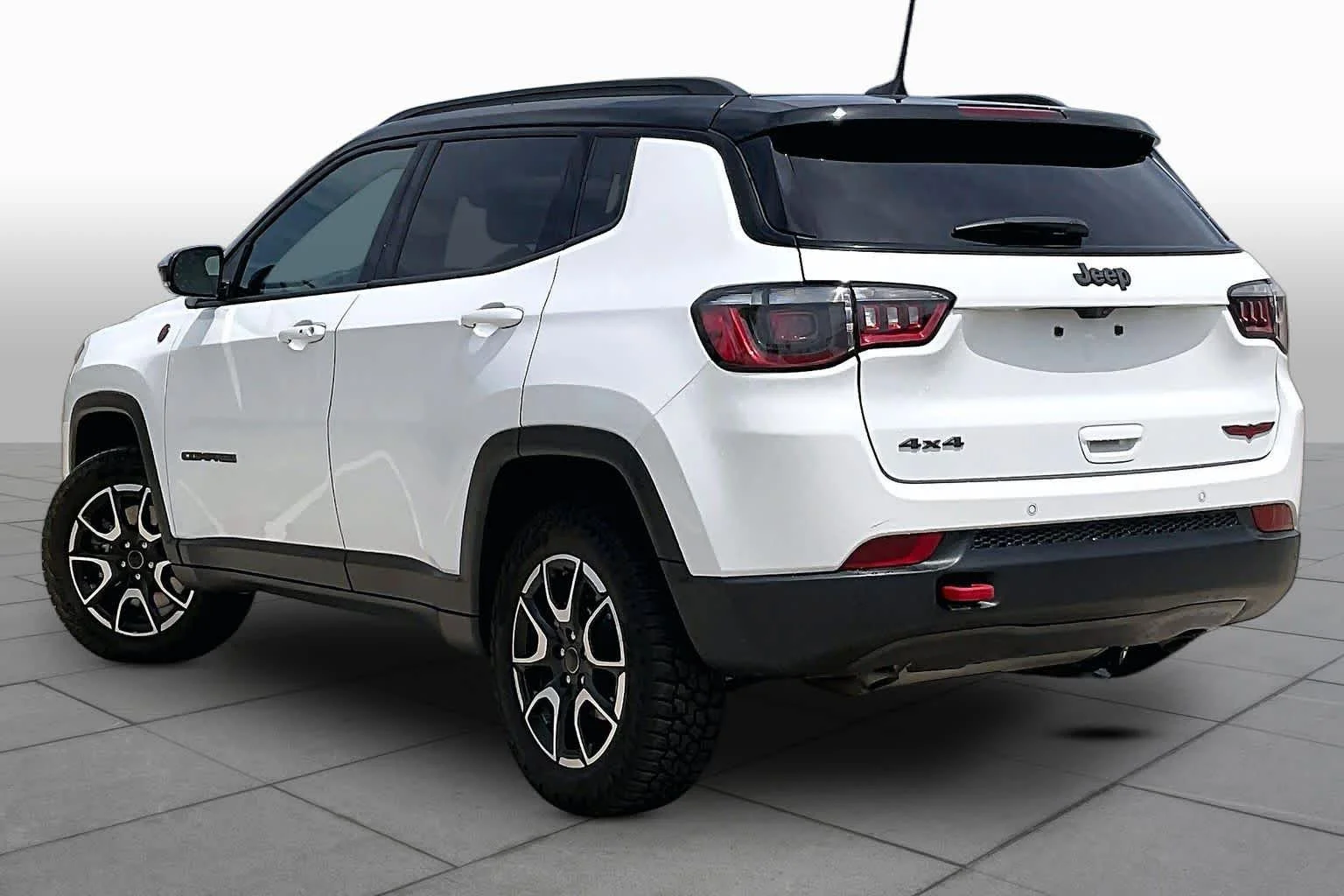 2025 Jeep Compass Trailhawk - Photo 11