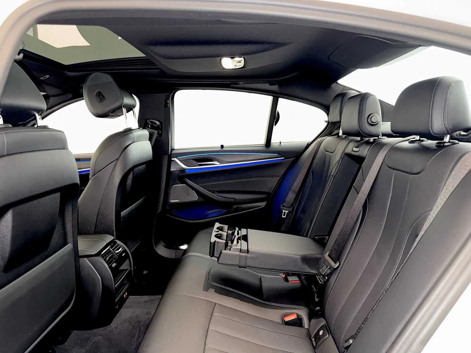 2023 BMW 5 Series 530i - Photo 21