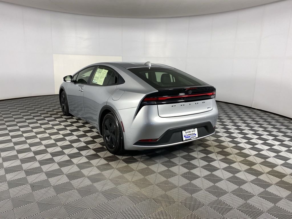 2023 Toyota Prius LE - Photo 19