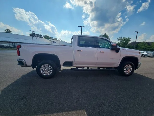 Used 2024 White Chevrolet LTZ image 10