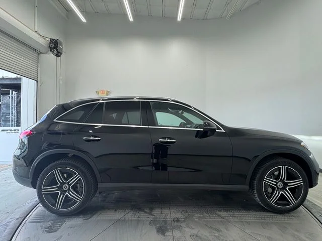 New 2027 Black Mercedes-Benz GLC 300 image 14