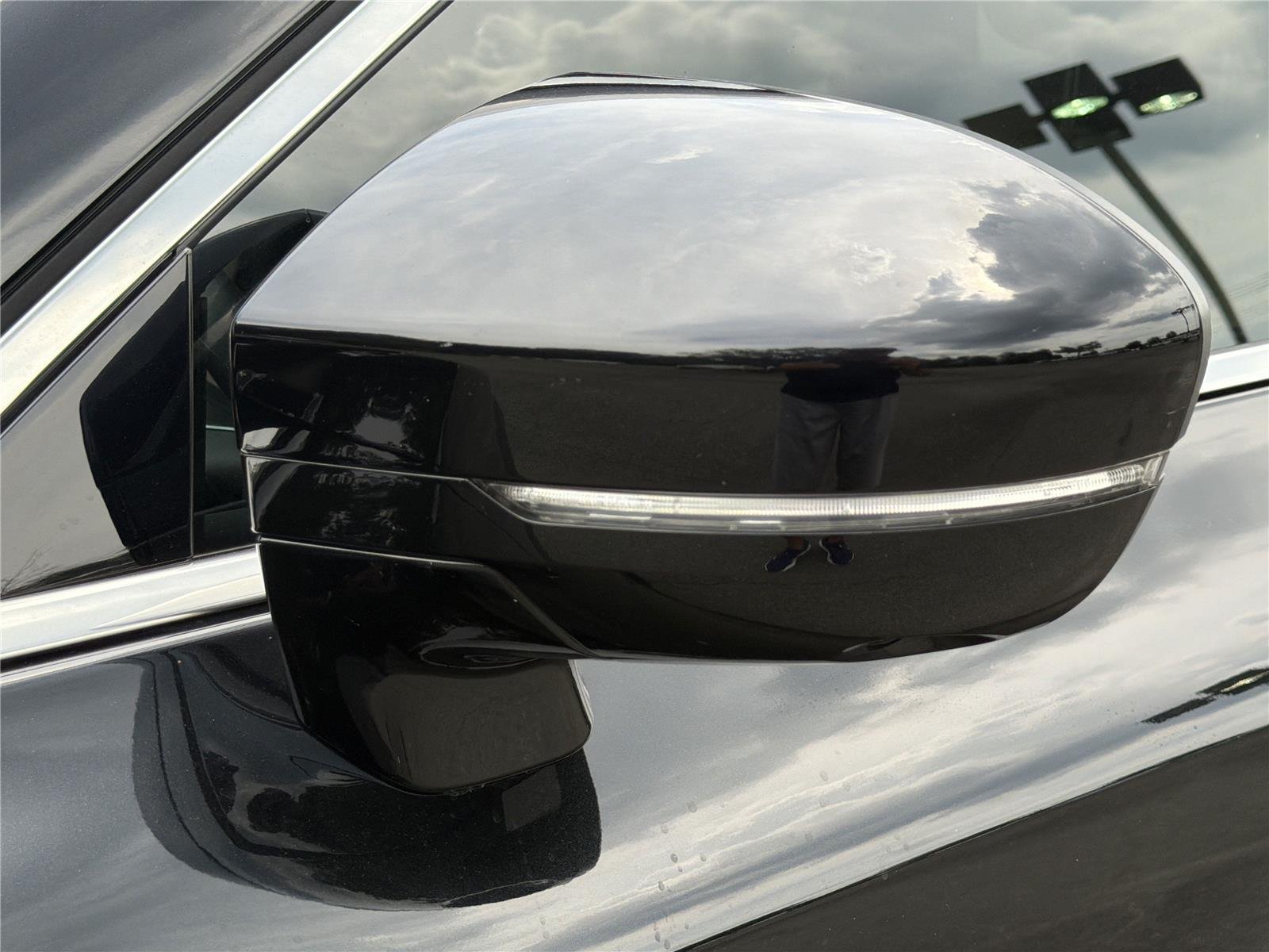 Used 2024 Mineral Black INFINITI LUXE image 36