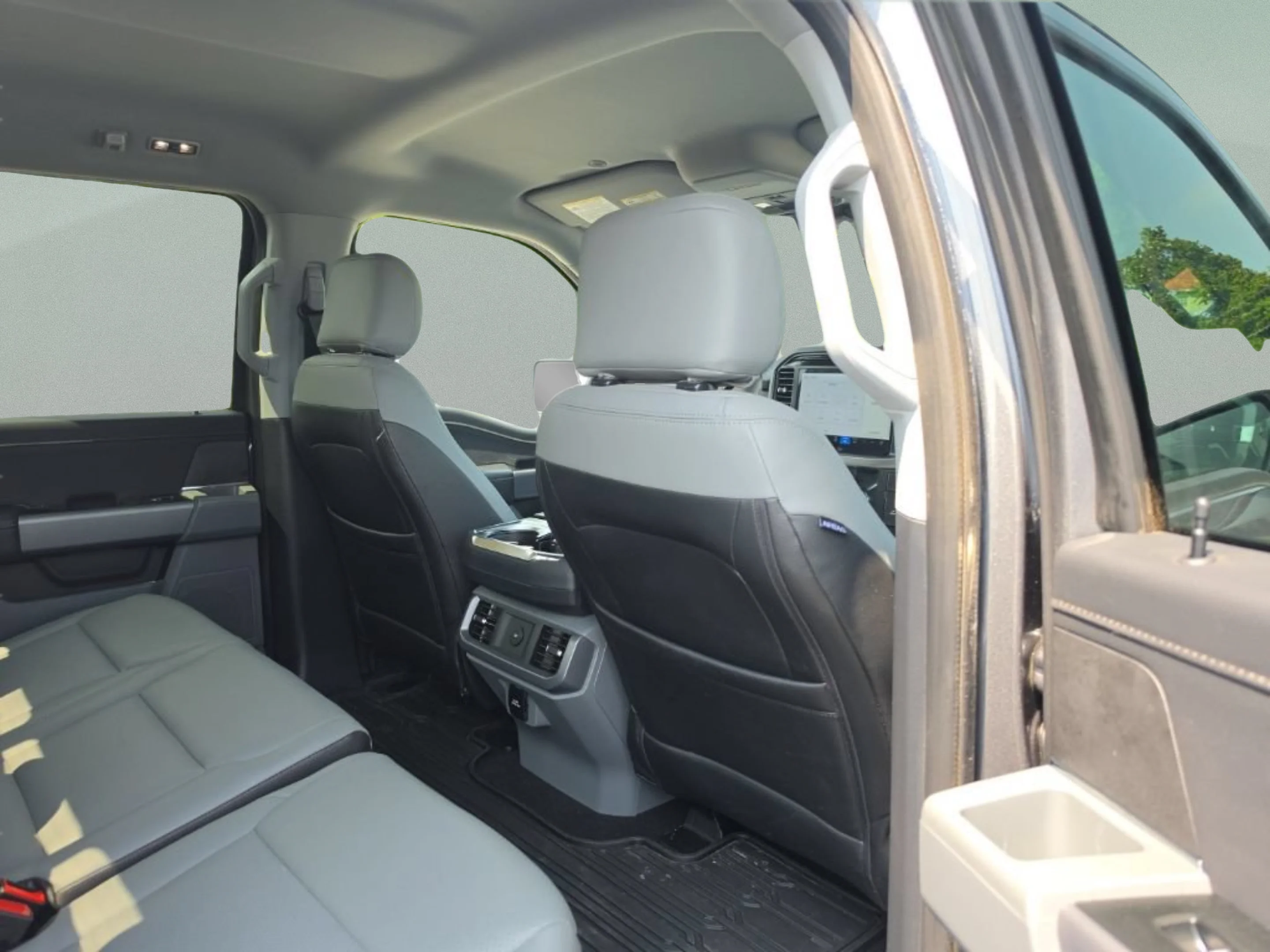 Used 2025 Gray Ford XLT image 29