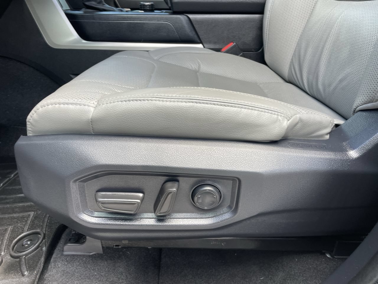 Used 2024 Ice Toyota SR5 image 19