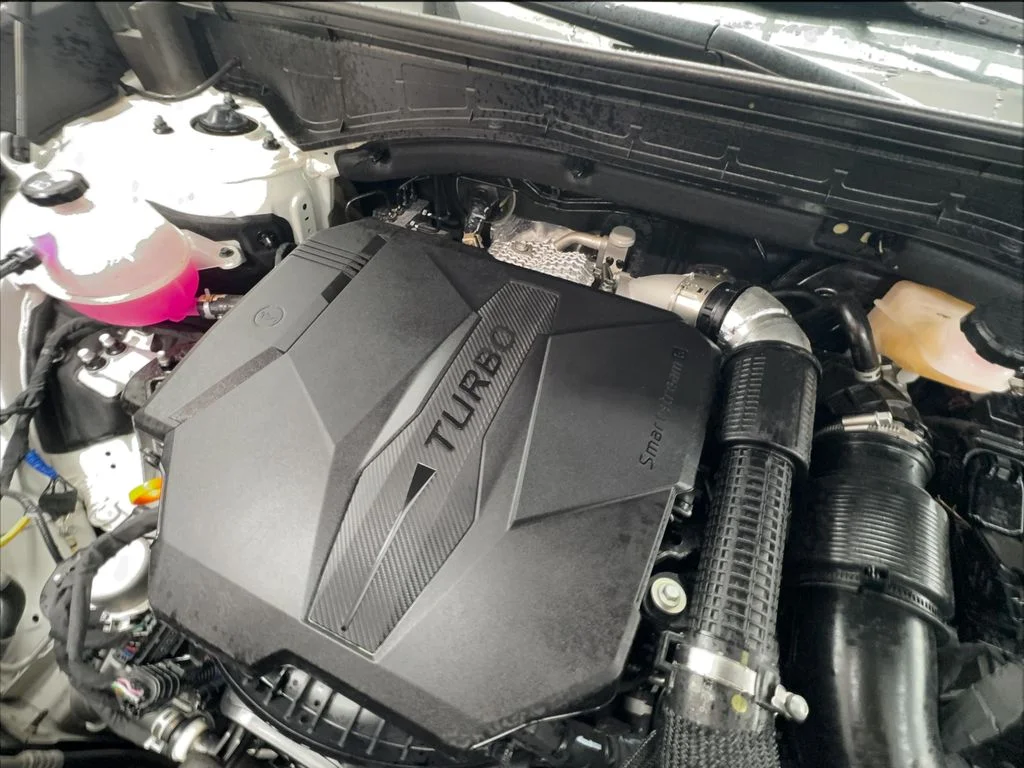 Used 2026 White Hyundai SEL image 19