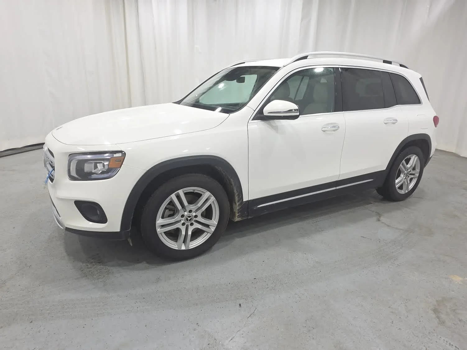 Used 2022 White Mercedes-Benz 4MATIC® image 2