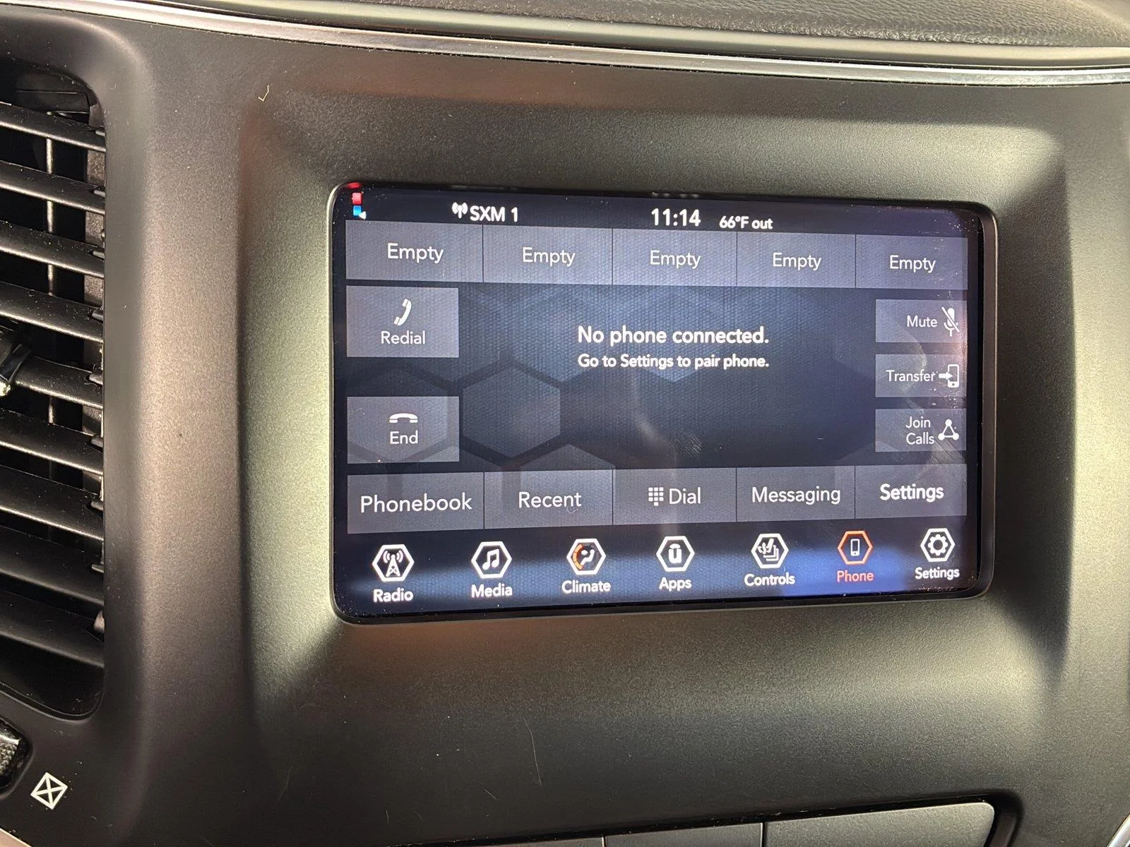 Used 2019 Bright White Clearcoat Jeep Latitude image 27