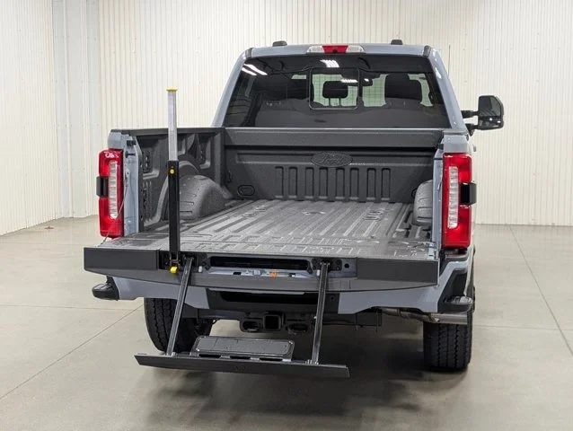 New 2026 Glacier Gray Metallic Tri-Coat Ford F-250® Lariat® image 69