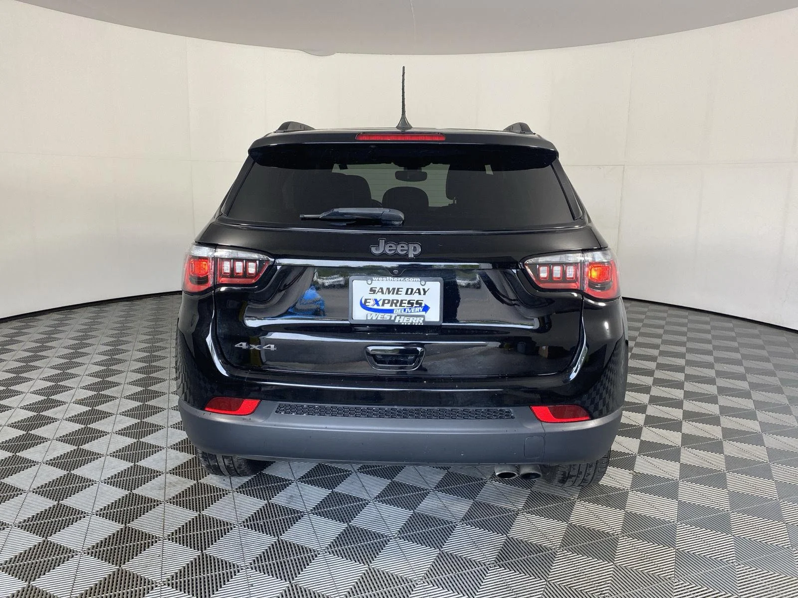Used 2021 Diamond Black Crystal Pearlcoat Jeep 80th Anniversary image 10