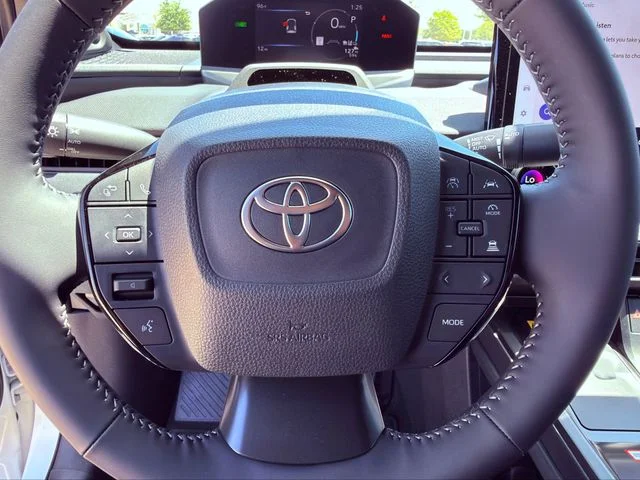 New 2026 Wind Chill Pearl with Midnight Black Metallic roof Toyota Limited image 11