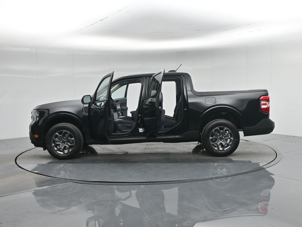 New 2026 Shadow Black Ford XLT image 33