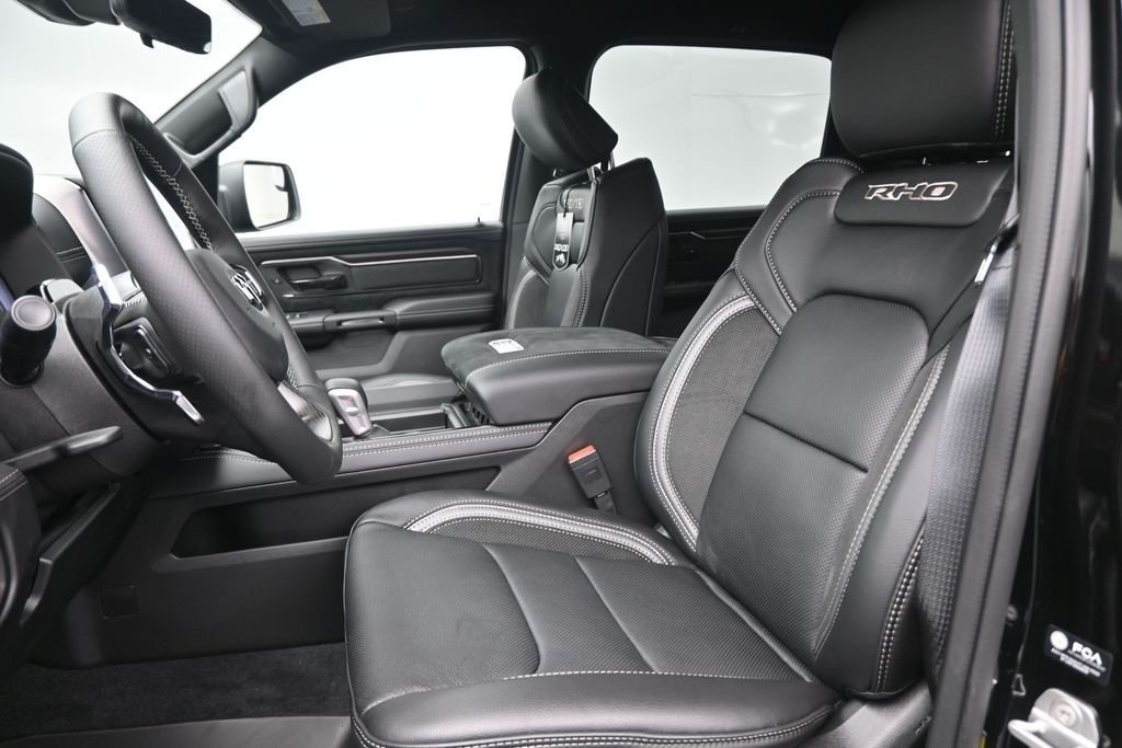 New 2026 Diamond Black Crystal Pearl-Coat Exterior Paint RAM RHO image 33