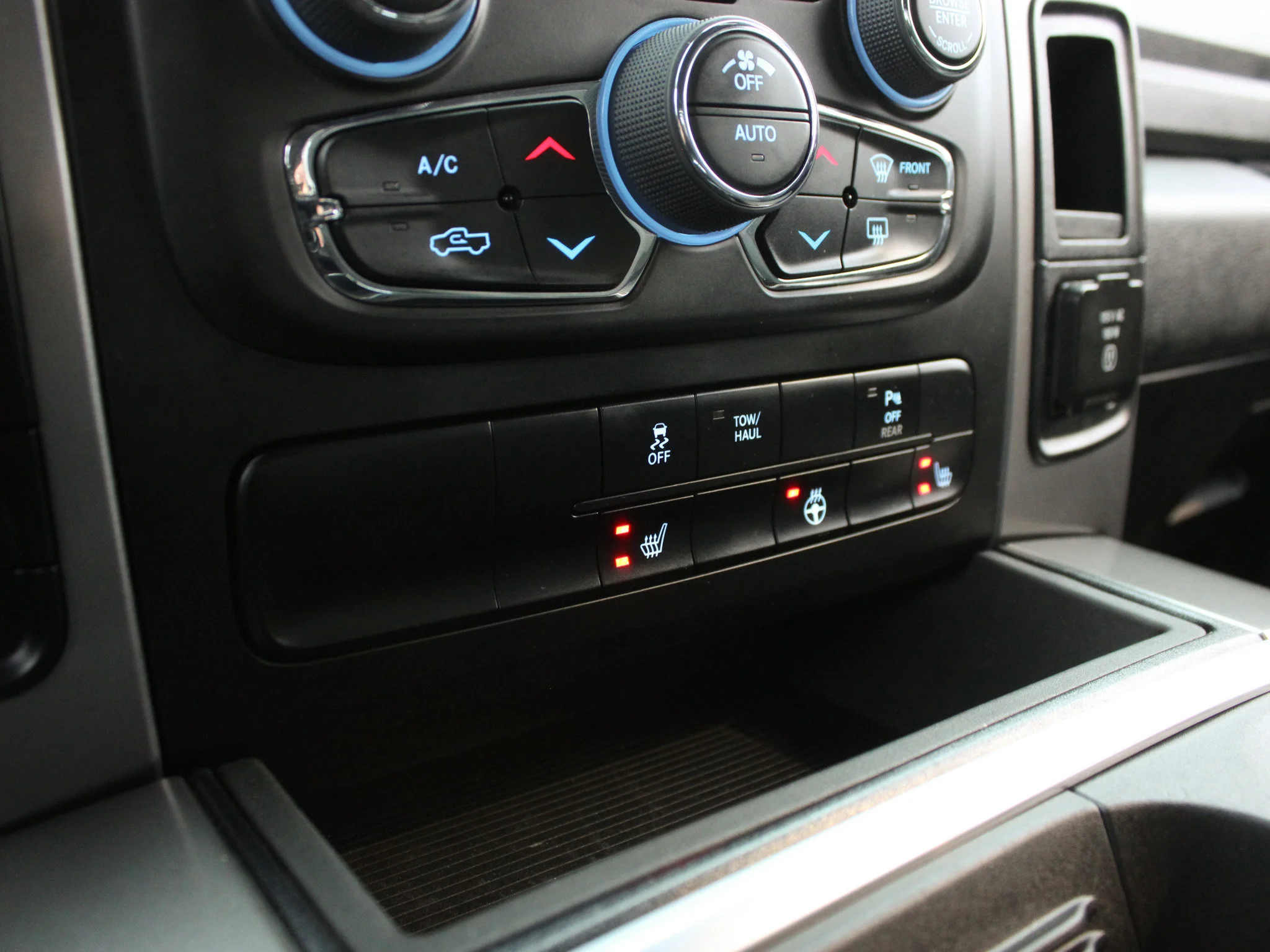 Certified Used 2023 Grey RAM Warlock * No Accidents | Heated Seats | Alpine | Tonneau Cover | Android Auto | Backup Camera image 33