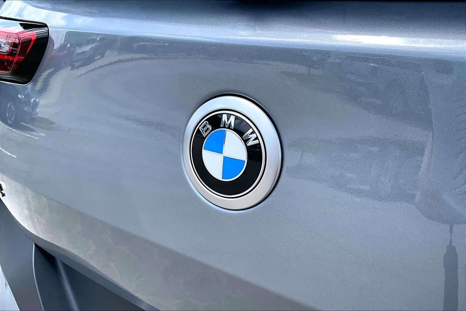 Used 2026 Skyscraper Grey Metallic BMW xDrive28i image 30