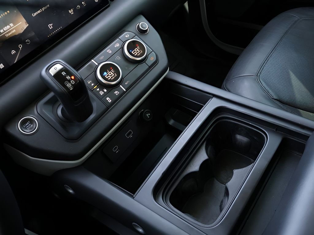 Used 2020 Fuji White Land Rover HSE image 24