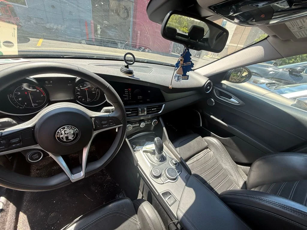 Used 2019 Blue Alfa Romeo Ti Sport image 13