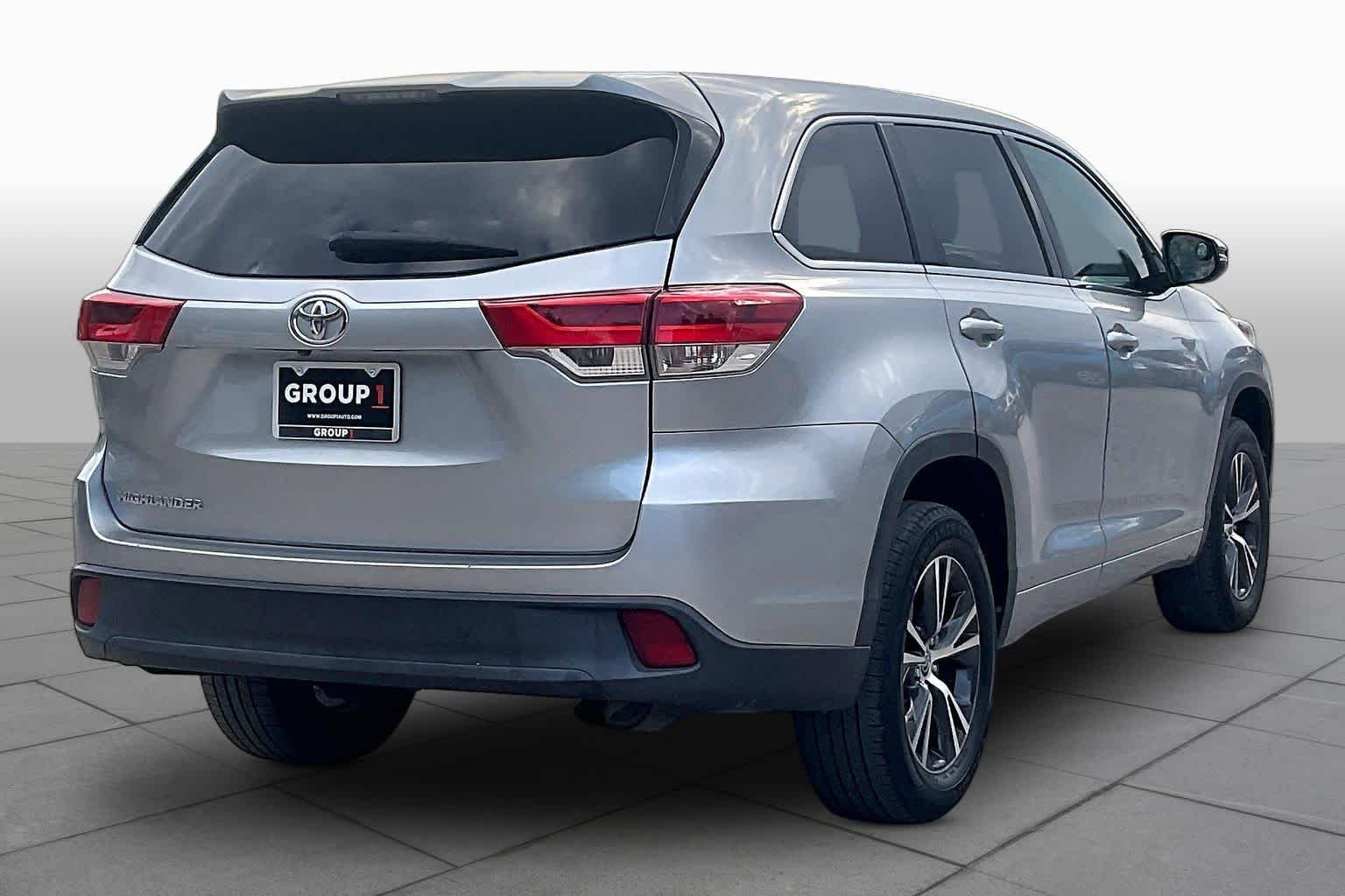 Used 2018 Celestial Silver Metallic Toyota LE image 13