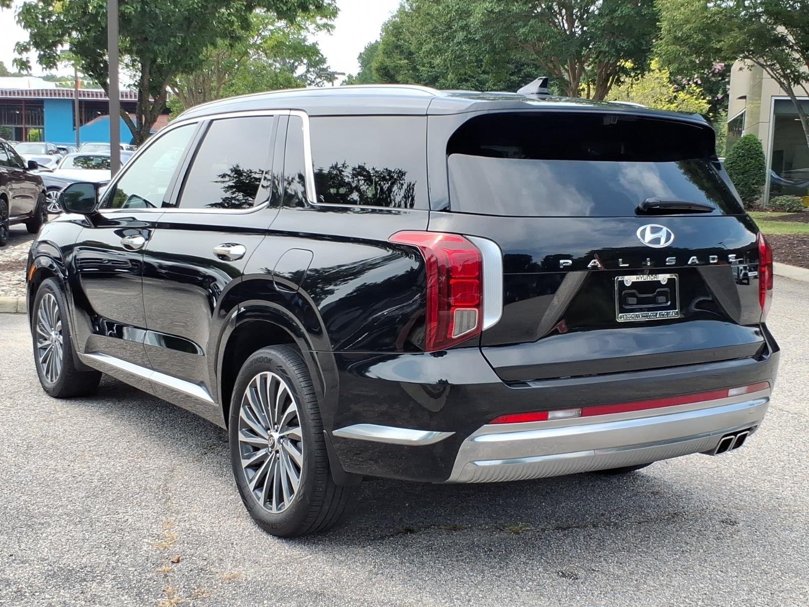 Used 2024 Abyss Black Pearl Hyundai Calligraphy image 10
