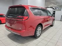 2026 Chrysler Pacifica Select - Photo 8